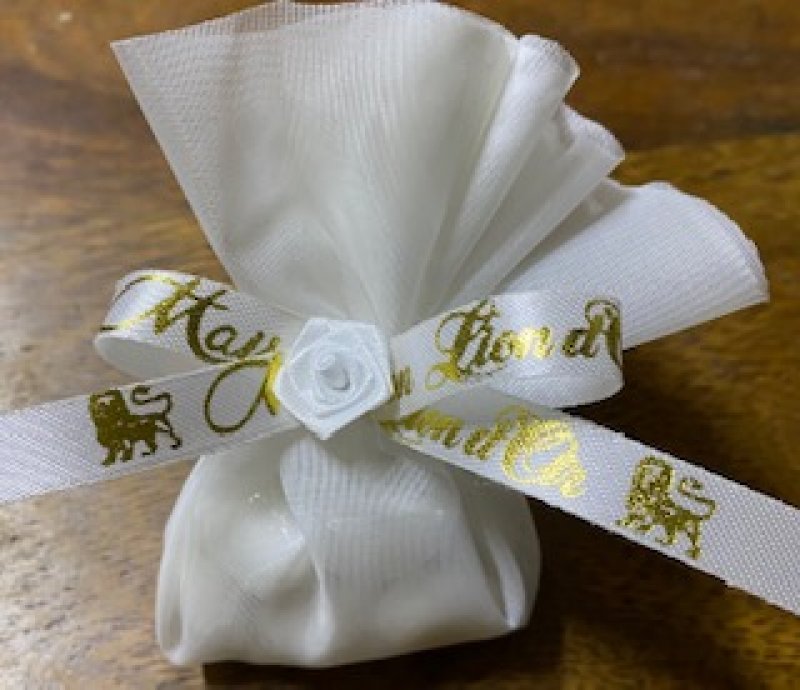 Bolsita con almendras decorada